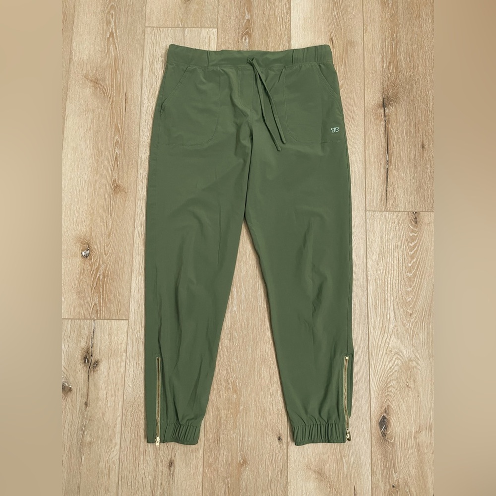 Albion Jetsetters Joggers Sage Green (size small)